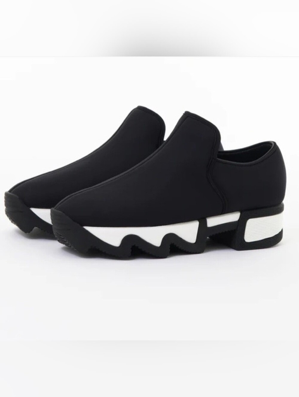 iRi WES I Black Outline Low Top Neoprene Sneaker